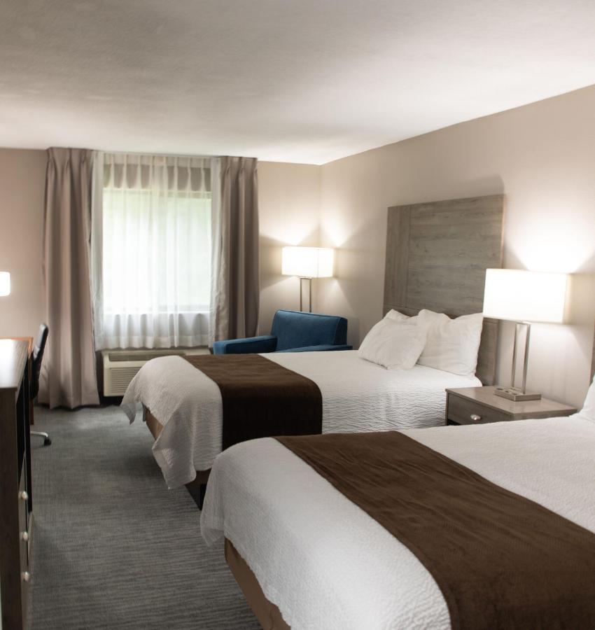 Lomira Inn And Suites Εξωτερικό φωτογραφία
