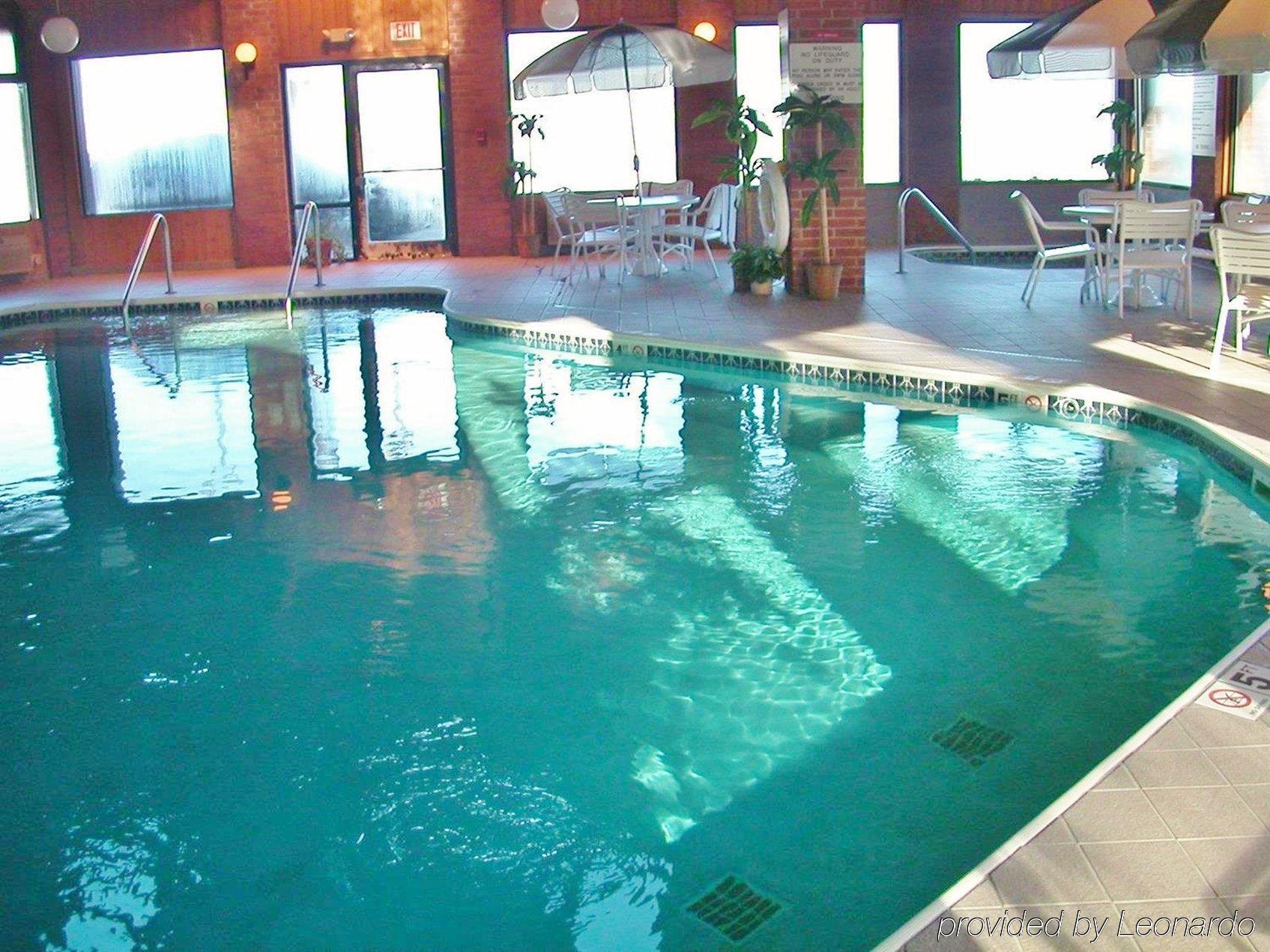 Lomira Inn And Suites Εξωτερικό φωτογραφία
